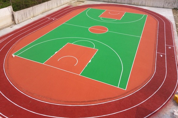 學校操場塑膠跑道